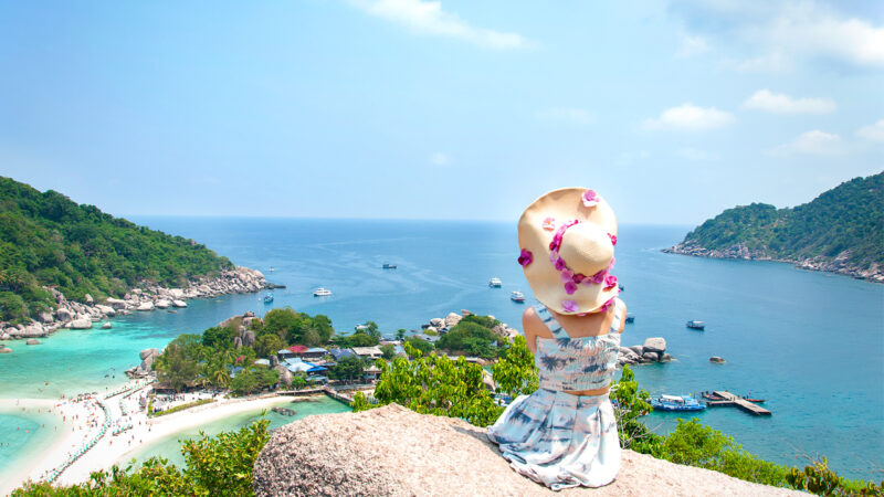 Russian girls are cheering for their country